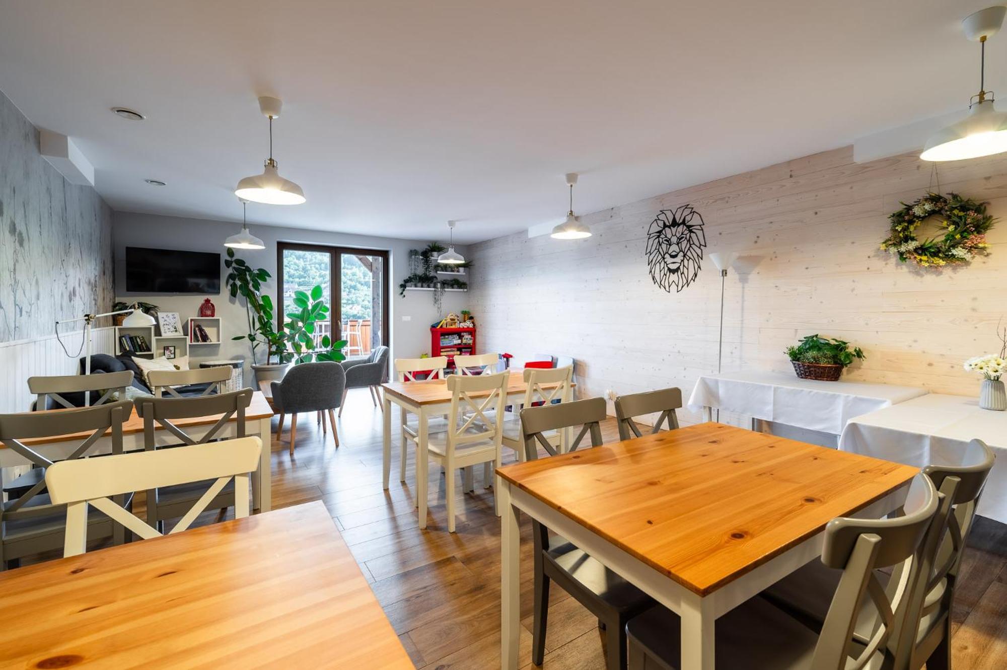 Apartamenty Black Lion Pcim Exteriér fotografie